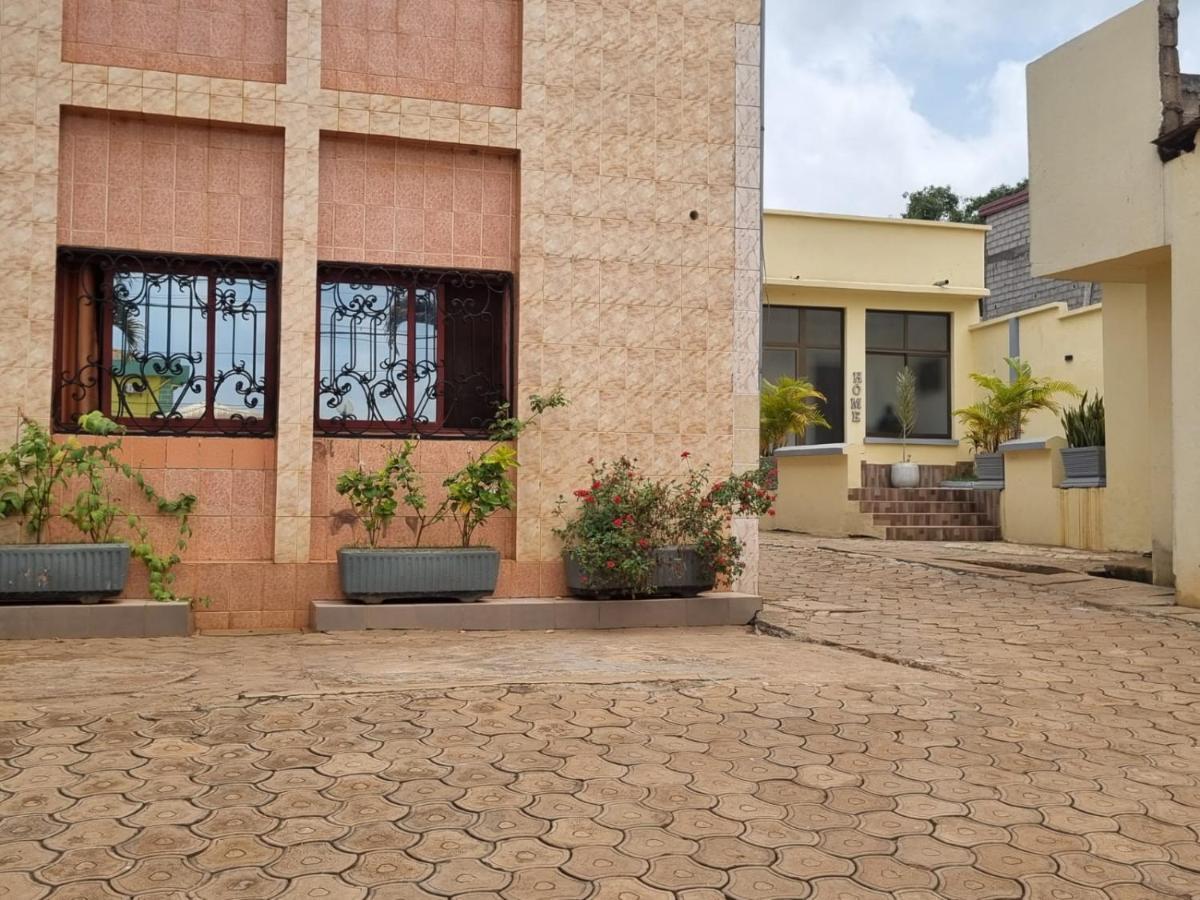 Appart Hotel Mireille Yaoundé Exterior photo