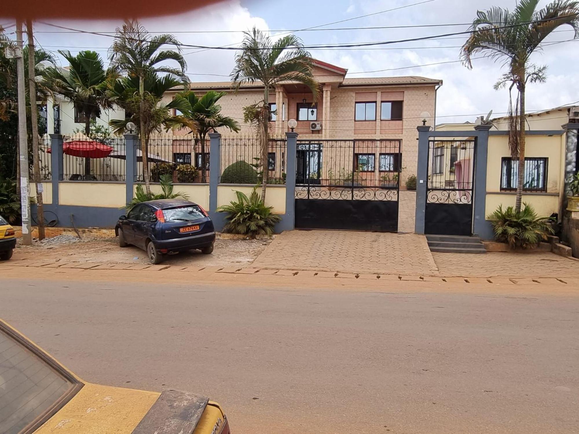 Appart Hotel Mireille Yaoundé Exterior photo