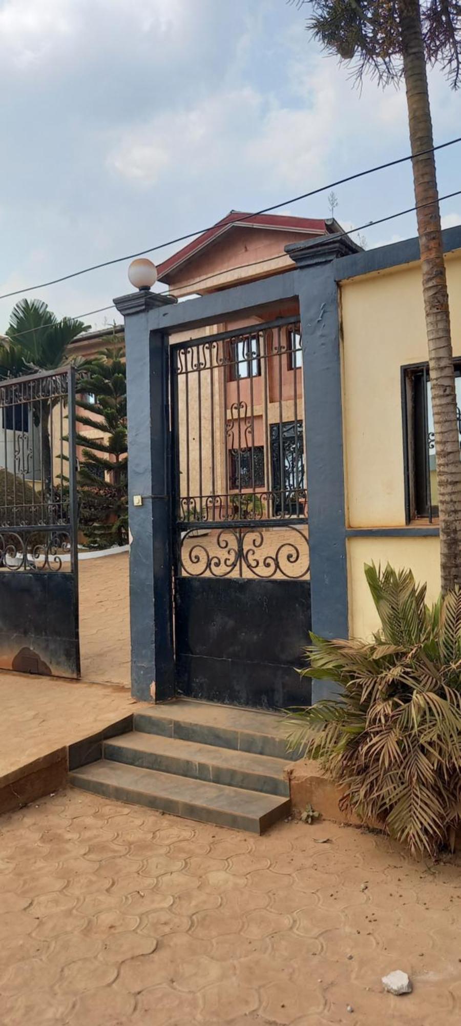 Appart Hotel Mireille Yaoundé Exterior photo